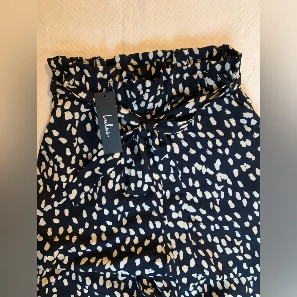 Lulus Navy and Tan Patterned Pants